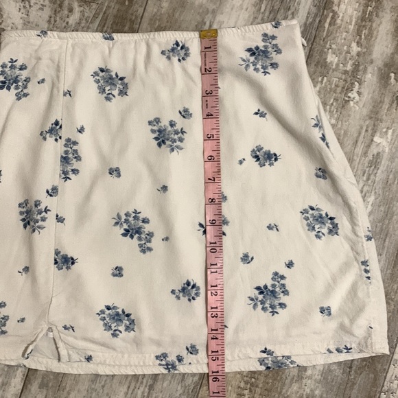 American Eagle floral mini skirt - Picture 10 of 12